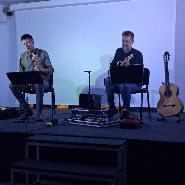 Odličan koncert Dua Tudor i Režić u Kninu