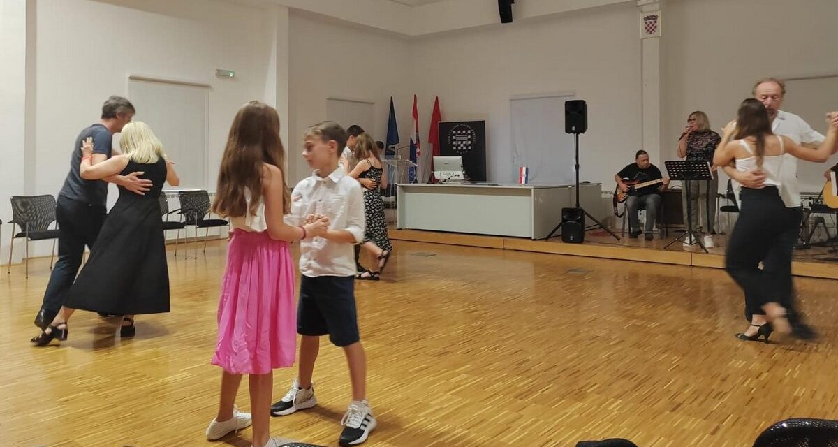 Održano kulturno događanje “Tango kroz generacije”.