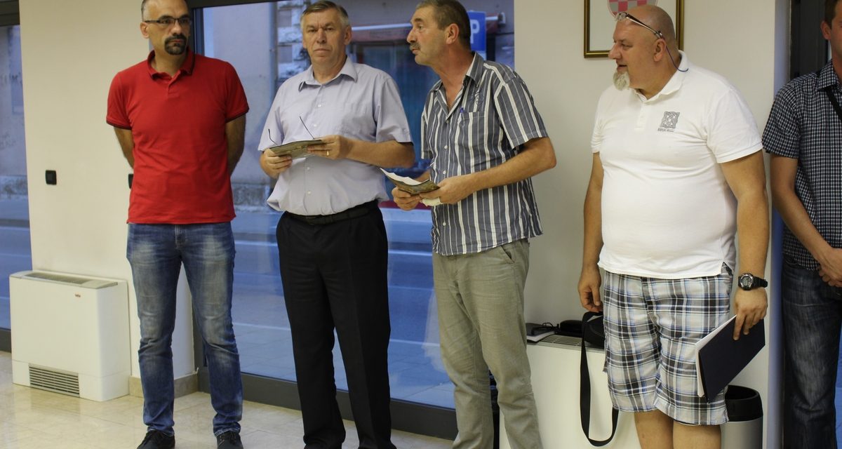 Izložbe fotografija i keramike