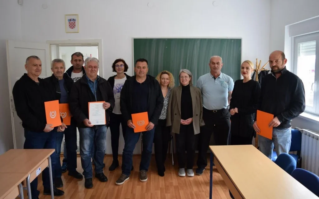 NP Krka i Pučko otvoreno učilište Knin osposobili su 13 novih pčelara